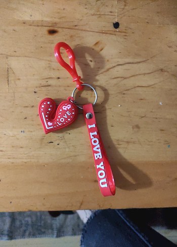 Kırmızı Kurdeleli Kalp Anahtarlık - Görsel 2