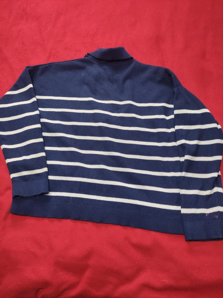 Uzun Kollu Lacivert Çizgili Düğmeli Kazak - Görsel 4