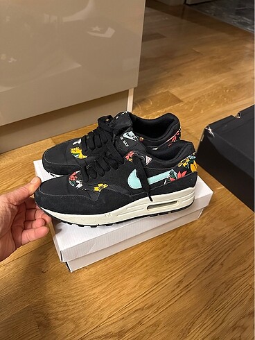 Nike spor ayakkabısı