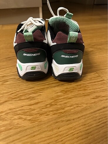 39 Beden Skechers spor ayakkabısı