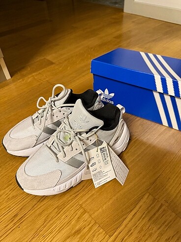 Adidas spor ayakkabısı