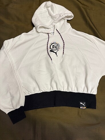 Puma sweatshirt