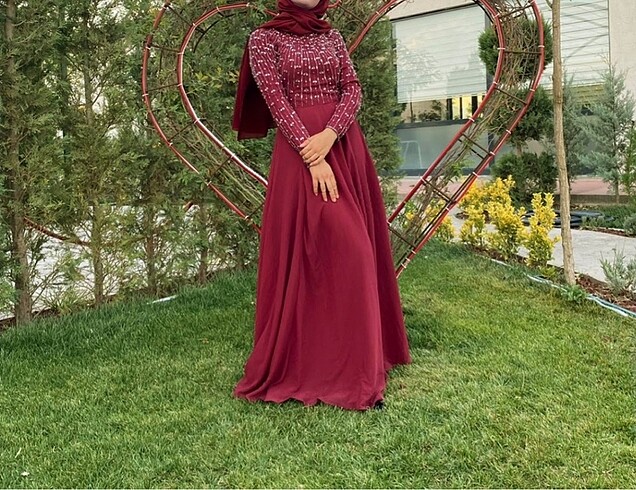 Taşlı bordo abiye