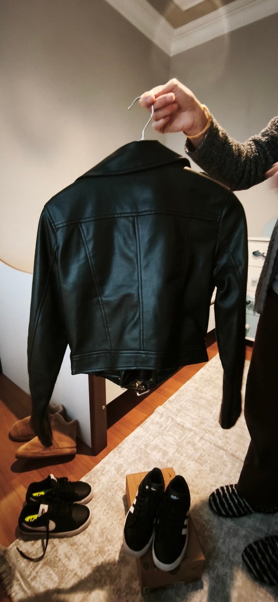 Kısa Siyah Deri Biker Ceket - Görsel 3