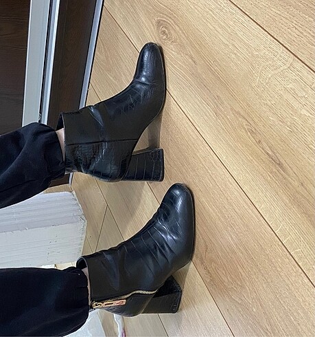38 Beden siyah Renk Stradivarius Bot