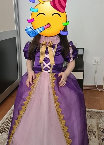 Rapunzel kostümü