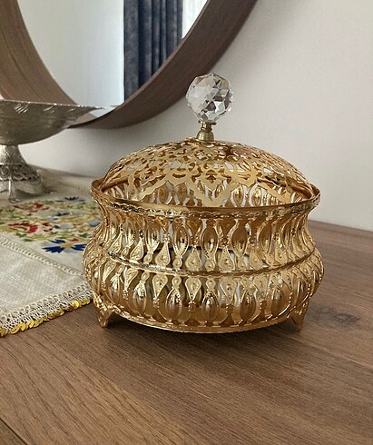 Gold aksesuar şekerlik