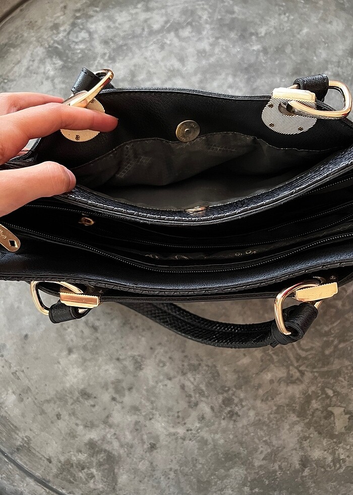 Siyah Kol Çantası - Görsel 3