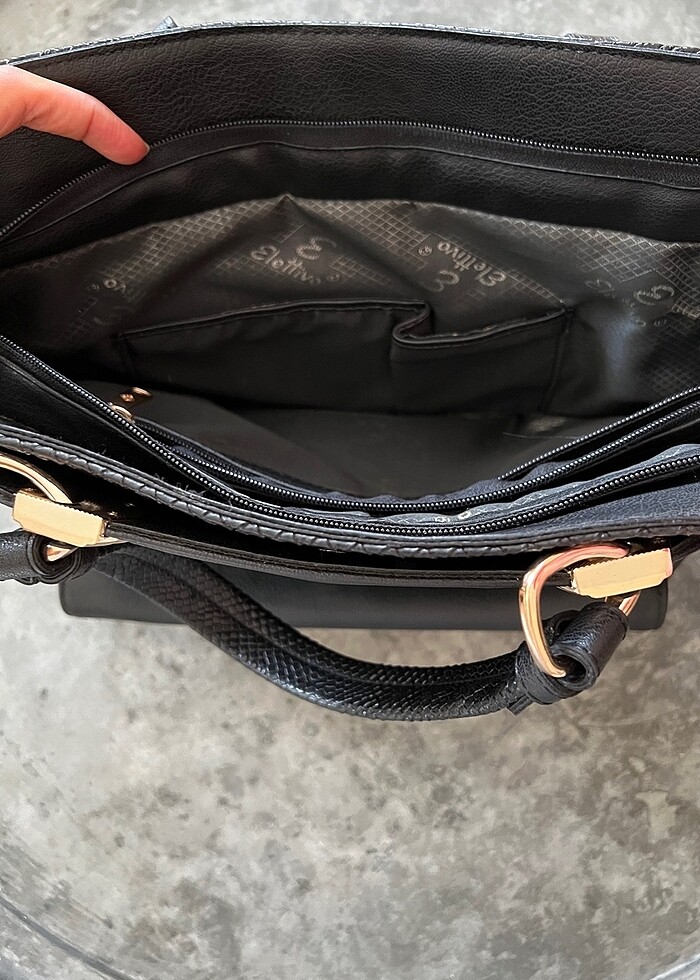 Siyah Kol Çantası - Görsel 4