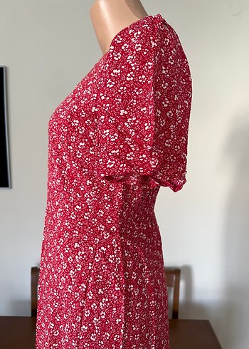 Kırmızı çiçek desenli uzun midi elbise - Görsel 4