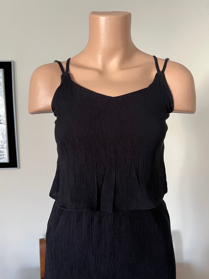 Siyah uzun asklılı yanlardan yırtmaçlı astarlı kadın elbise - Görsel 2