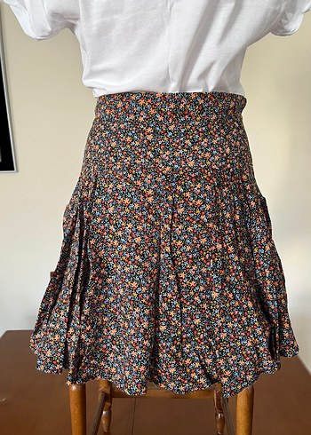 Çiçek desenli pamuk kumaş şortlu etek - Görsel 3