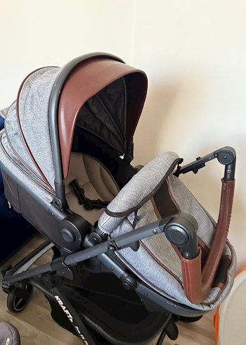 Gri ve kahverengi bebek arabası ve puset - Görsel 5
