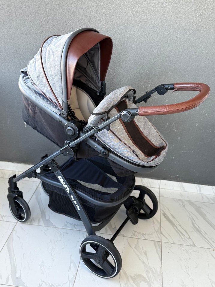 Gri ve kahverengi bebek arabası ve puset - Görsel 2