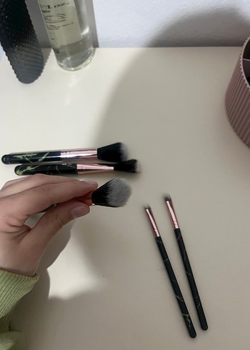 Siyah Mermer Desenli 5 Parça Makyaj Fırçası Seti - Görsel 4