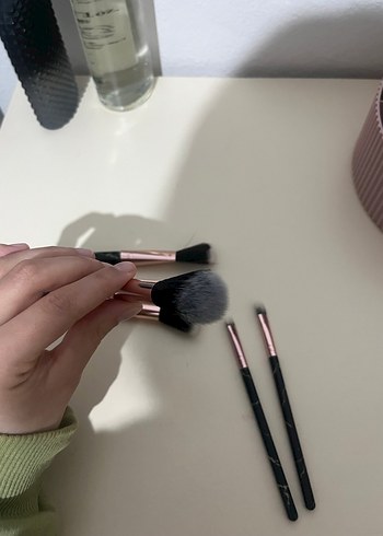 Siyah Mermer Desenli 5 Parça Makyaj Fırçası Seti - Görsel 3