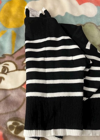 Siyah Beyaz Çizgili Boğazlı Triko Kazak - Görsel 2