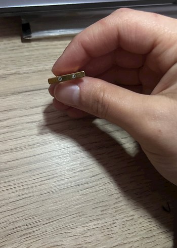 Altın Rengi Tokalı Üçgen Küpe - Görsel 2