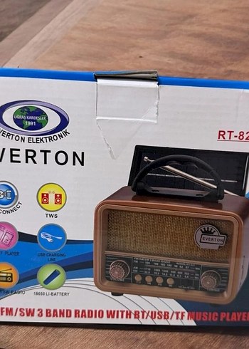 Kahverengi Retro Radyo Müzik Sistemi - Görsel 3