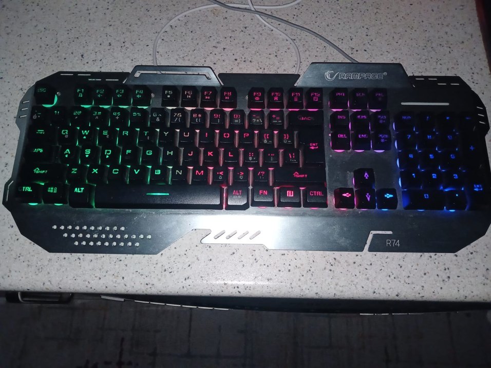 Rampage çok Renkli Işıklı Kablolu Oyun Klavyesi - Görsel 2