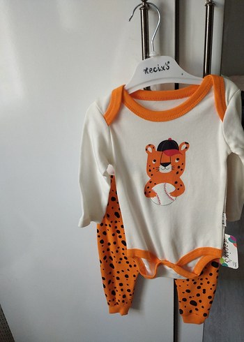 6 Ay Beden Turuncu Leopar Desenli Uzun Kollu Bebek Takımı 6-9 ay