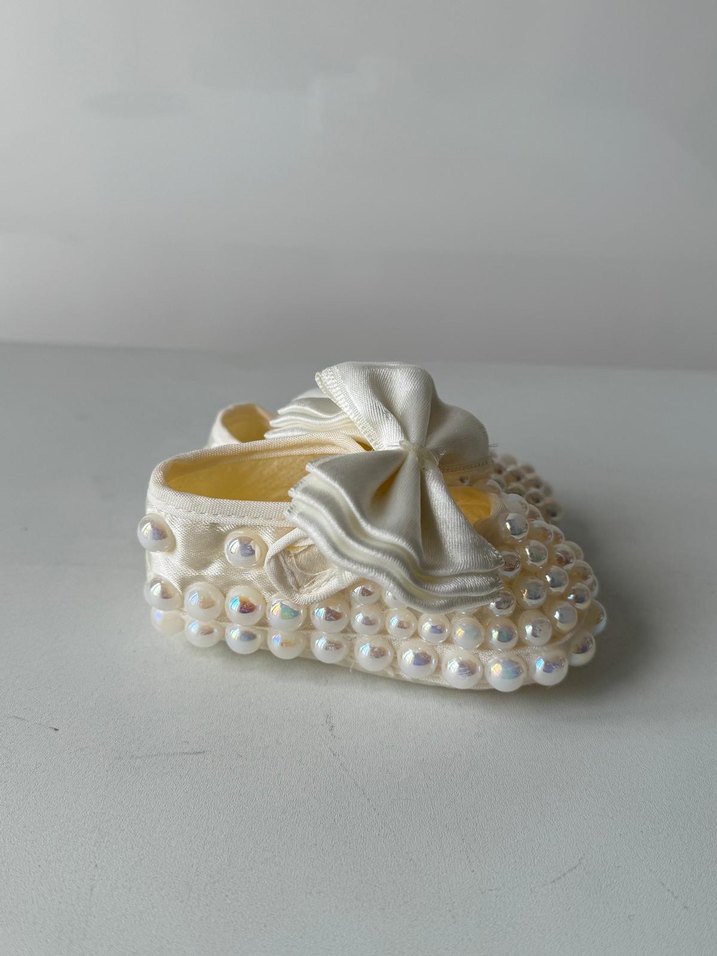 İnci İşlemeli Fiyonk Detaylı Beyaz Kız Bebek Özel Ayakkabı - Görsel 2