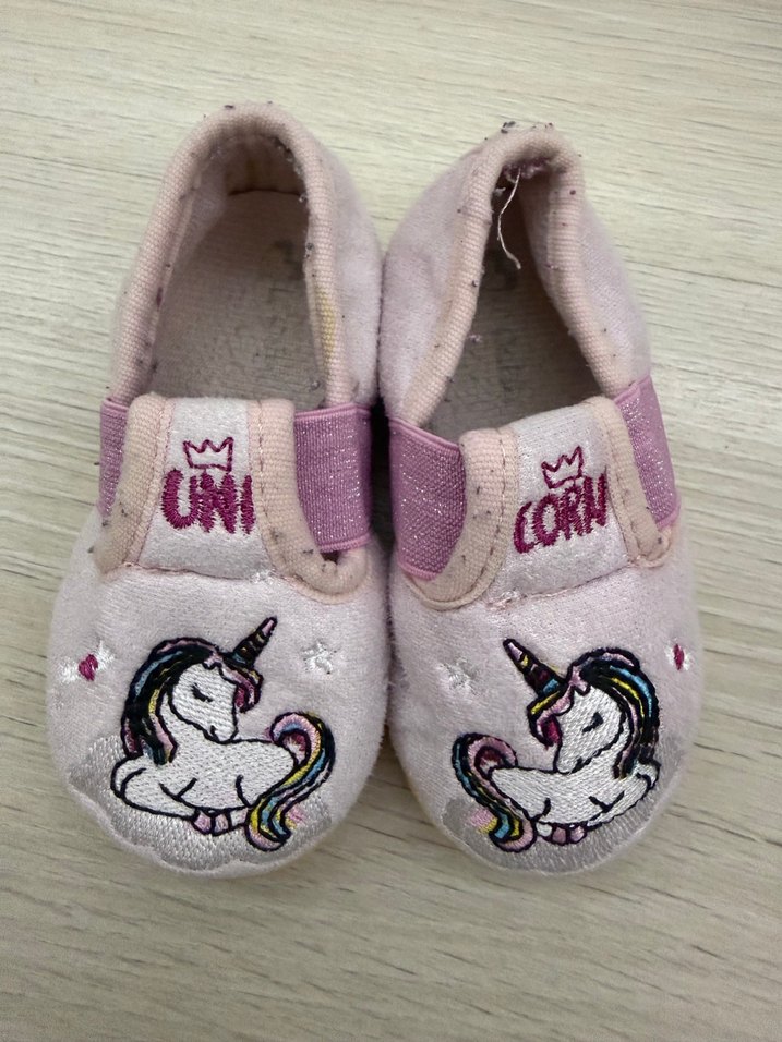 Kız Çocuk Pembe Unicorn Nakışlı Ev Terliği - Görsel 2