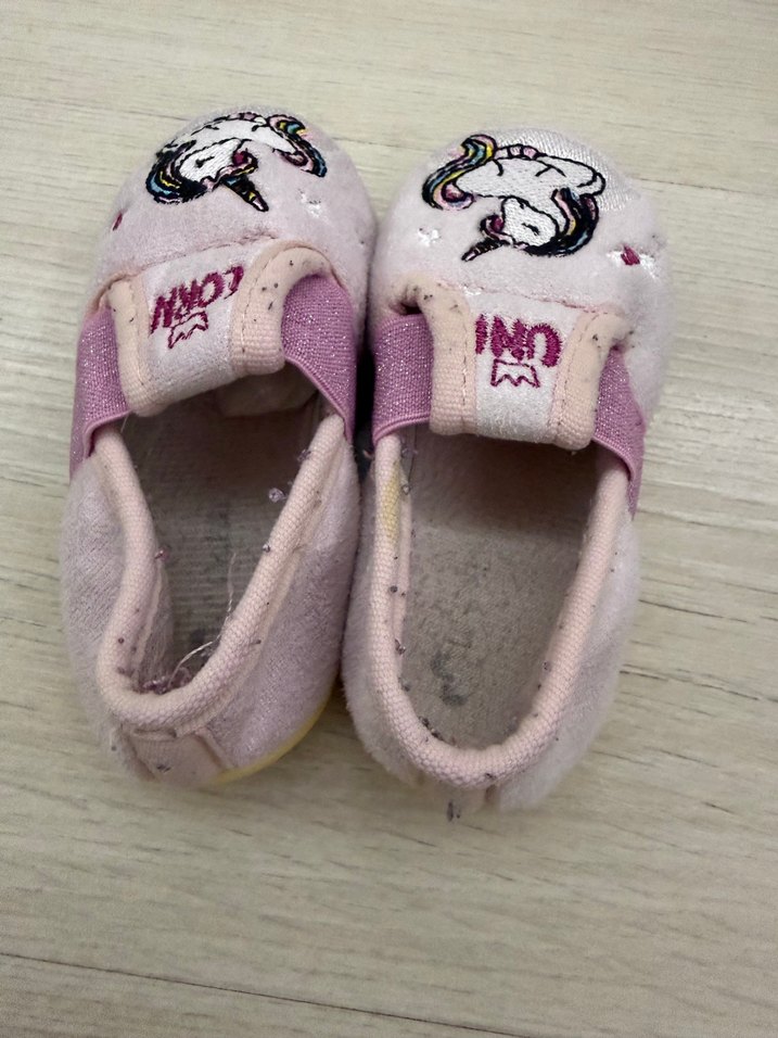 Kız Çocuk Pembe Unicorn Nakışlı Ev Terliği - Görsel 3