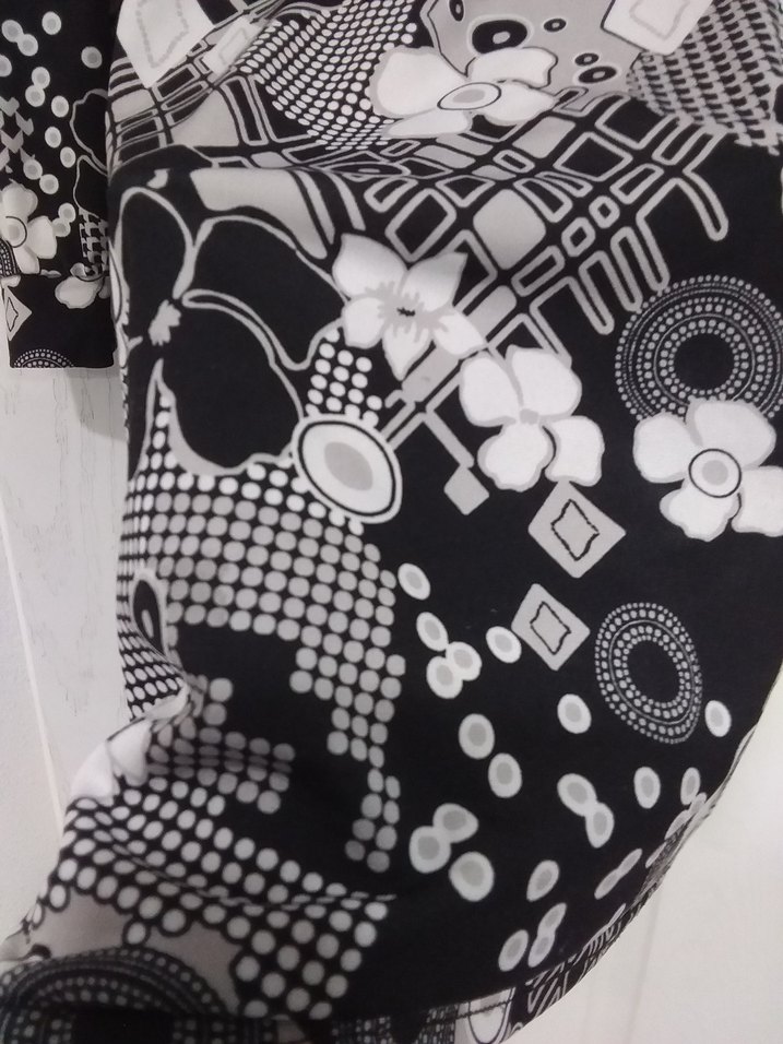 Gri V Yaka Uzun Kollu Midi Elbise - Görsel 4