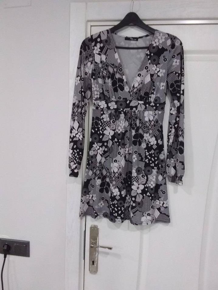 Gri V Yaka Uzun Kollu Midi Elbise - Görsel 2