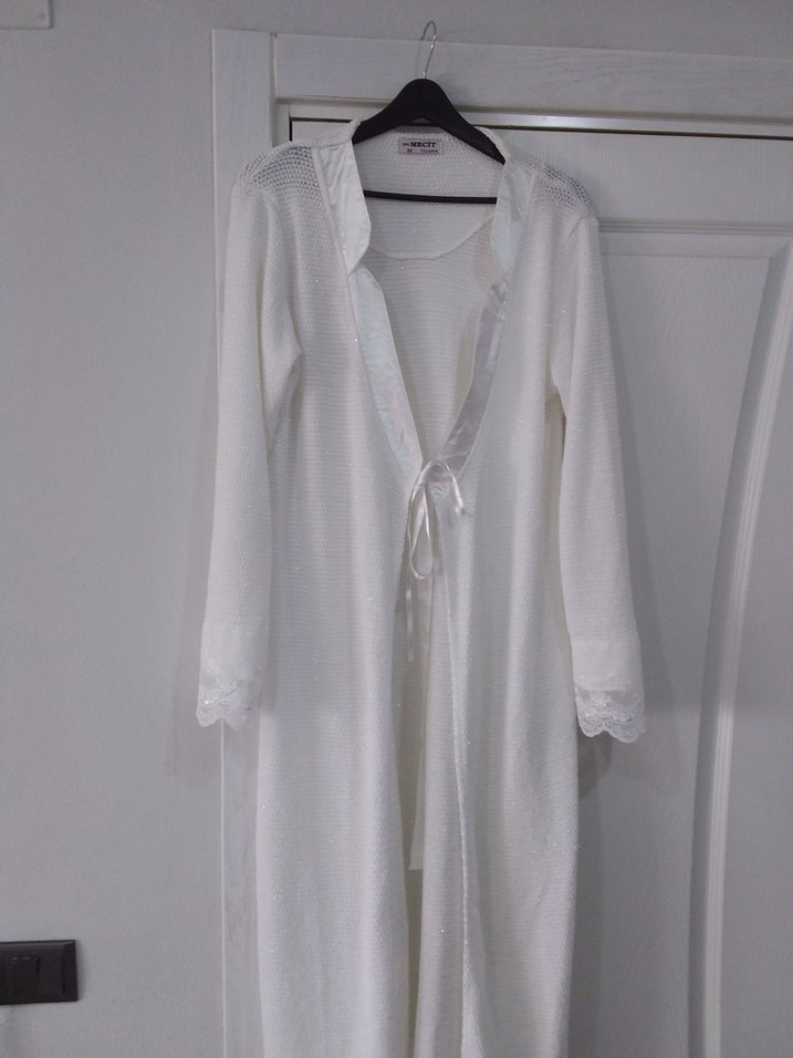Kadın Beyaz Uzun Kollu Uzun Sabahlık - Görsel 3