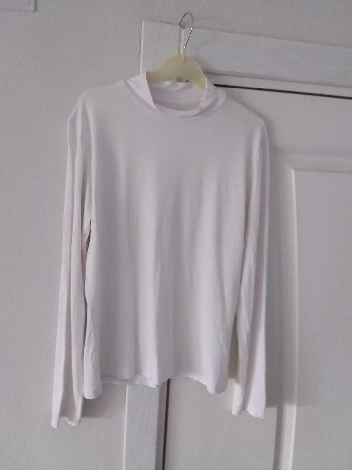 Beyaz Yüksek Yakalı Uzun Kollu Bluz - Görsel 3