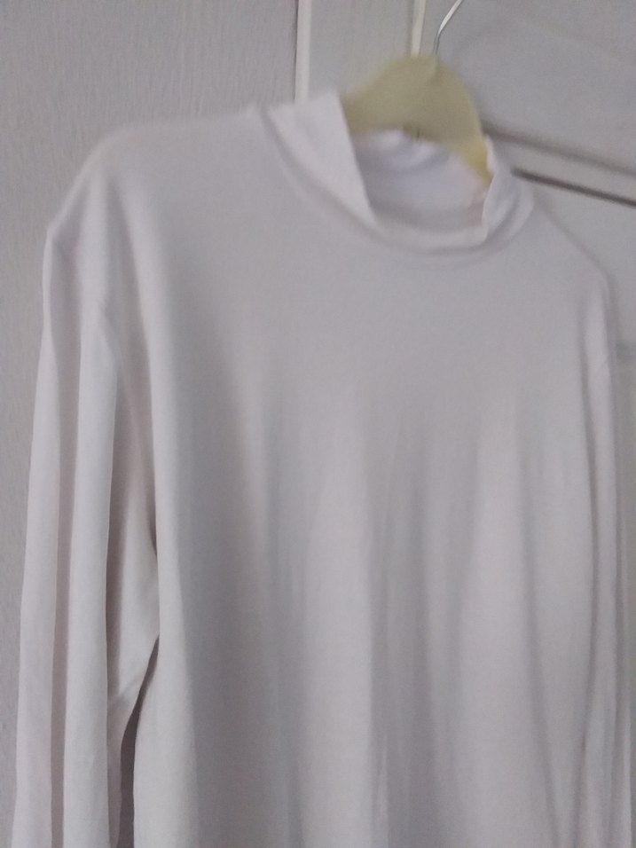 Beyaz Yüksek Yakalı Uzun Kollu Bluz - Görsel 4