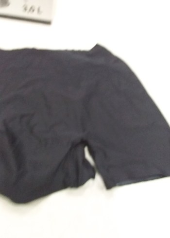 Siyah Yüksek Bel Kadın Midi Şort - Görsel 7