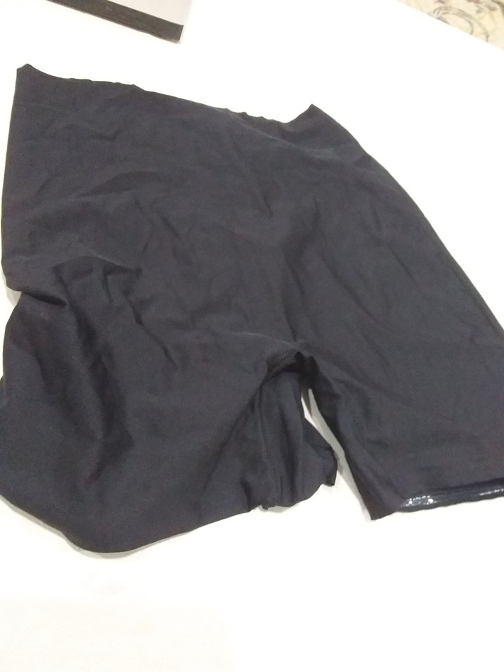 Siyah Yüksek Bel Kadın Midi Şort - Görsel 5