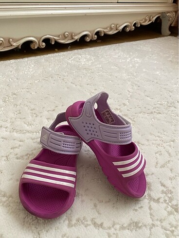 Adidas çocuk sandalet