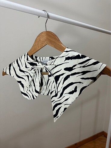 Diğer Zebra desenli seyyar yaka