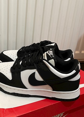Nike Siyah Beyaz Kadın Spor Ayakkabı