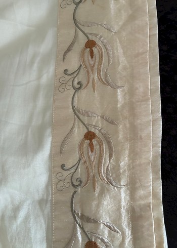 İşlemeli Beyaz Parlak Yatak Örtüsü ve Çarşaf - Görsel 4