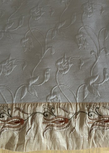 İşlemeli Beyaz Parlak Yatak Örtüsü ve Çarşaf - Görsel 2