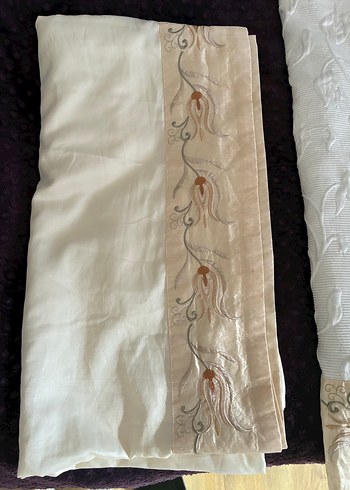 İşlemeli Beyaz Yatak Örtüsü ve Çarşaf - Görsel 3