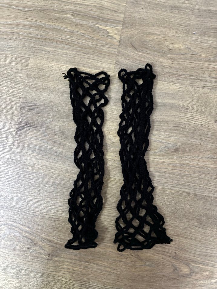 Siyah Dantel Detaylı Gotik Örgü Eldiven - Görsel 3