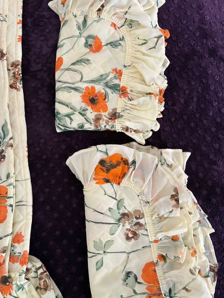 Çiçek Desenli Fırfırlı yatak örtüsü ve yastık kılıfları - Görsel 4