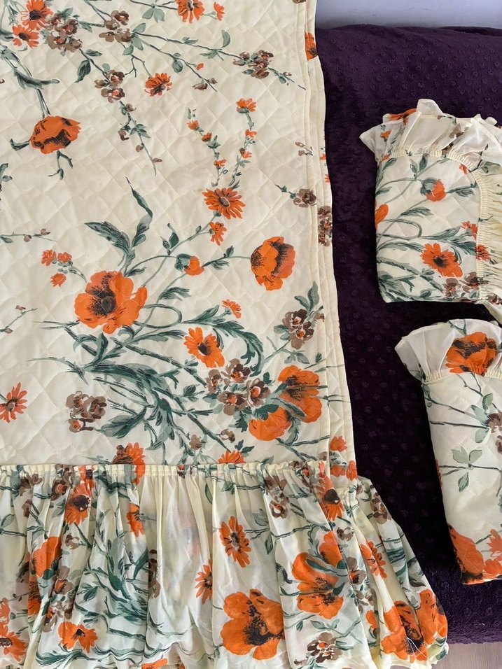 Çiçek Desenli Fırfırlı yatak örtüsü ve yastık kılıfları - Görsel 2
