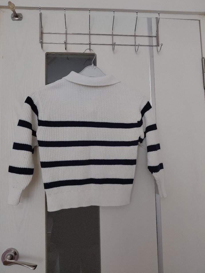 Çizgili Beyaz Triko Çocuk Kazak - Görsel 2