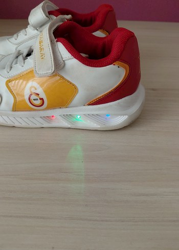 29 Beden Beyaz Erkek Çocuk Spor Ayakkabı Velcro