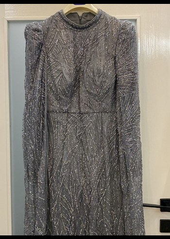 Gri İşlemeli Uzun Kollu Abiye Elbise - Görsel 2