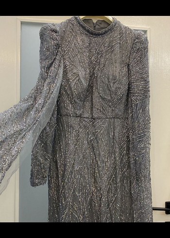 Gri İşlemeli Uzun Kollu Abiye Elbise - Görsel 8