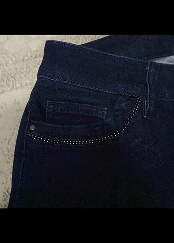 Zincir Detaylı Lacivert Kadın Kot Pantolon - Görsel 4