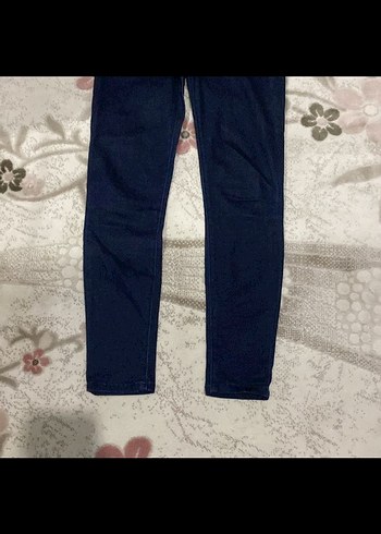 Zincir Detaylı Lacivert Kadın Kot Pantolon - Görsel 6